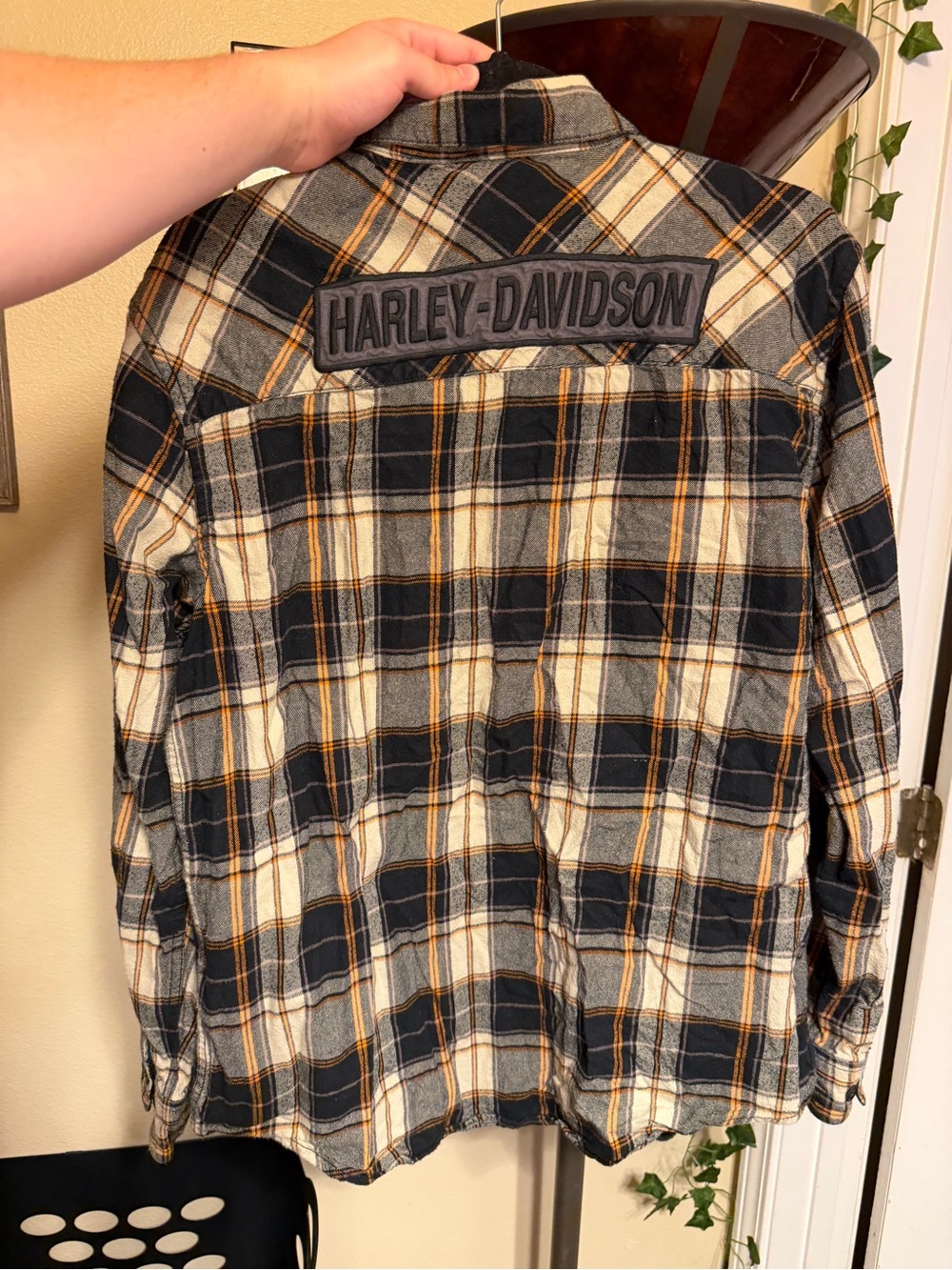 Women’s Harley Davidson Flannel - Picture 6 of 10